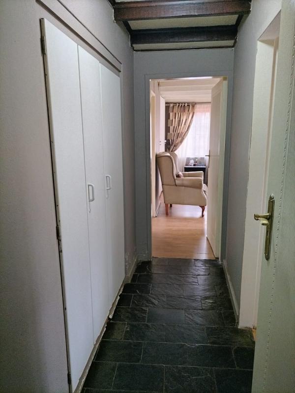 5 Bedroom Property for Sale in Zwartkop Gauteng