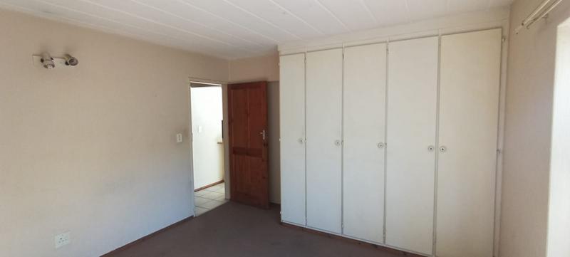 To Let 2 Bedroom Property for Rent in Helderkruin Gauteng