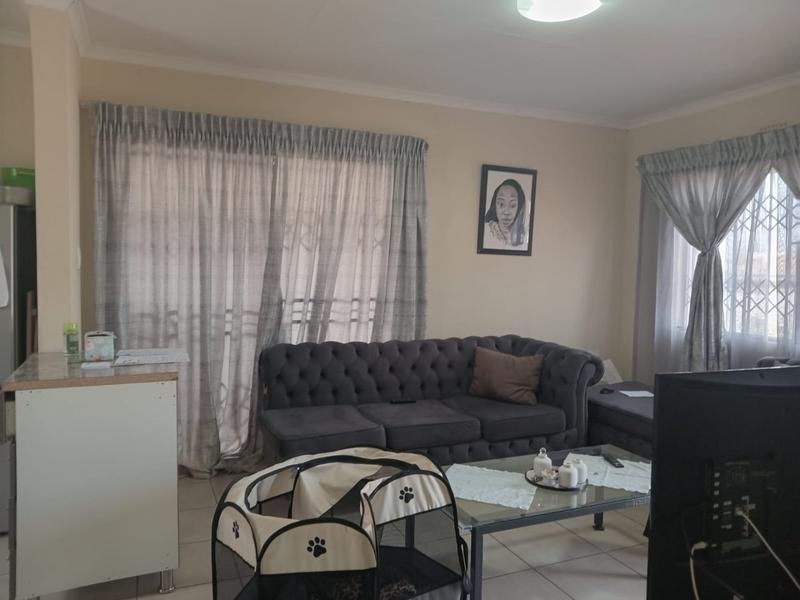 3 Bedroom Property for Sale in Azaadville Gardens Gauteng