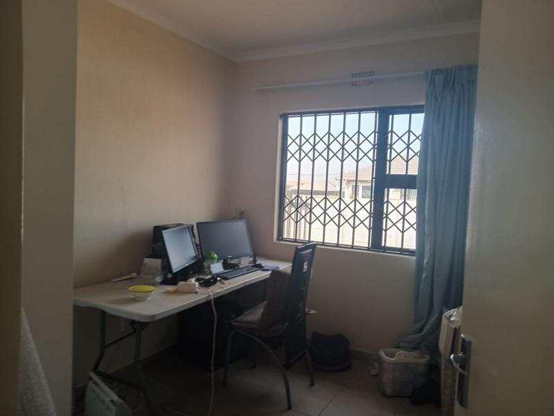 3 Bedroom Property for Sale in Azaadville Gardens Gauteng