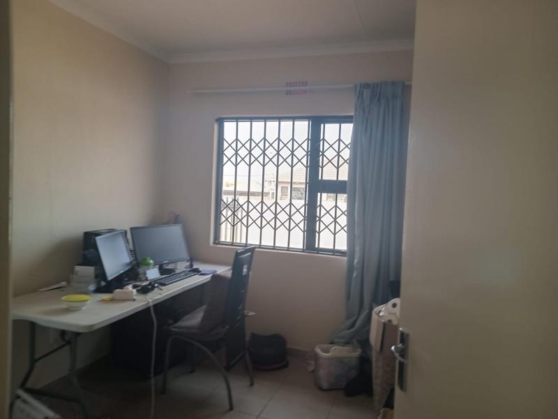 3 Bedroom Property for Sale in Azaadville Gardens Gauteng