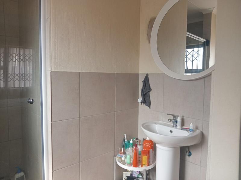 3 Bedroom Property for Sale in Azaadville Gardens Gauteng