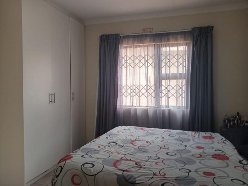 3 Bedroom Property for Sale in Azaadville Gardens Gauteng