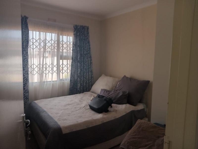 3 Bedroom Property for Sale in Azaadville Gardens Gauteng