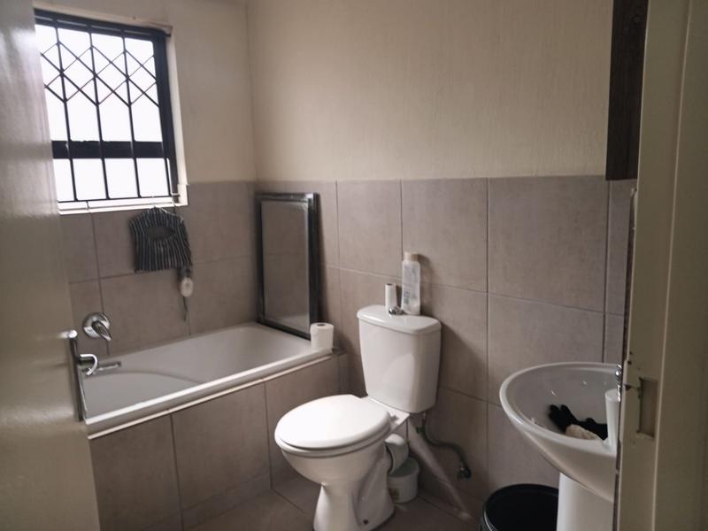 3 Bedroom Property for Sale in Azaadville Gardens Gauteng