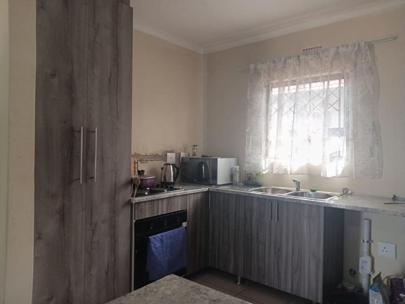 3 Bedroom Property for Sale in Azaadville Gardens Gauteng