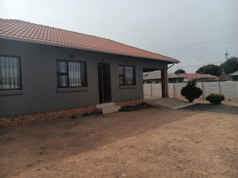 3 Bedroom Property for Sale in Azaadville Gardens Gauteng