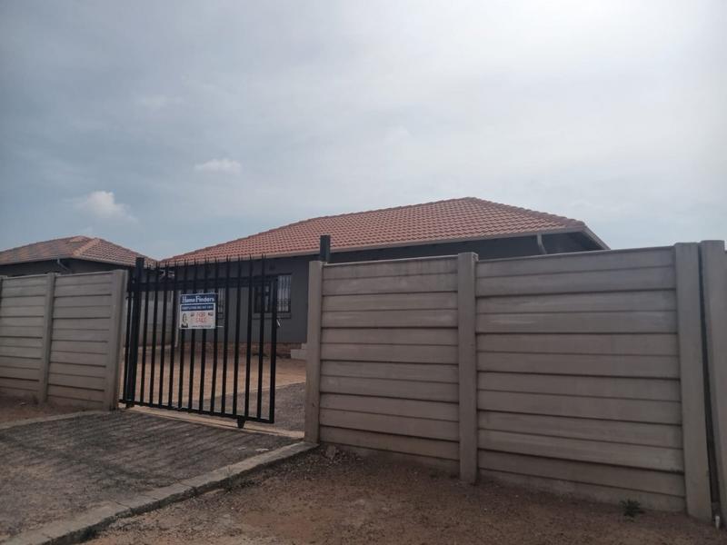 3 Bedroom Property for Sale in Azaadville Gardens Gauteng