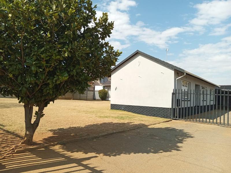 3 Bedroom Property for Sale in Greenhills Gauteng