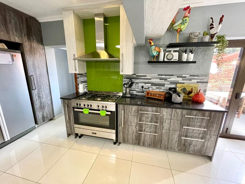6 Bedroom Property for Sale in Kenmare Gauteng