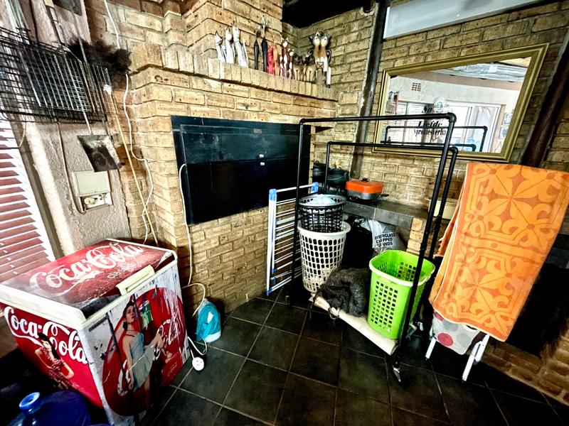 6 Bedroom Property for Sale in Kenmare Gauteng