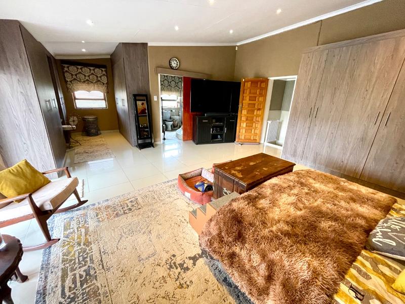 6 Bedroom Property for Sale in Kenmare Gauteng