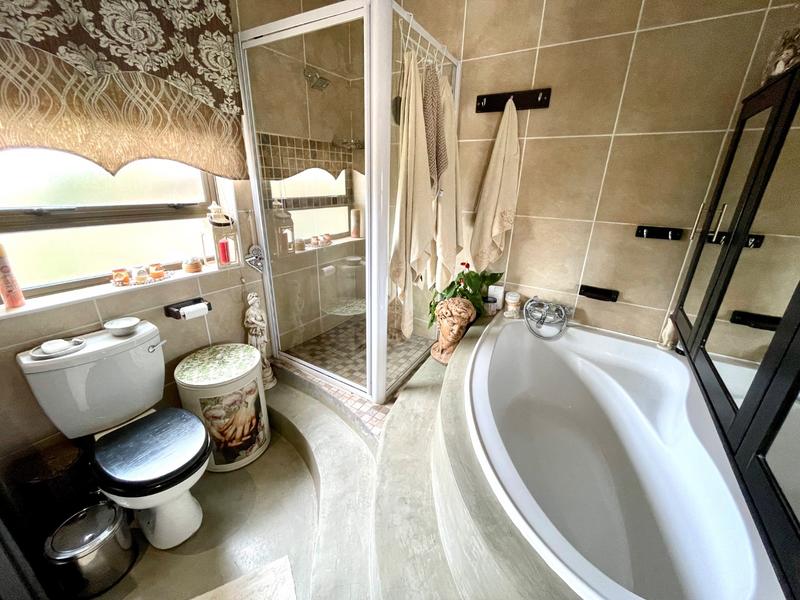 6 Bedroom Property for Sale in Kenmare Gauteng