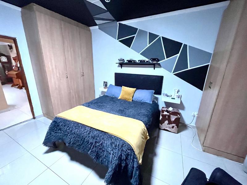 6 Bedroom Property for Sale in Kenmare Gauteng