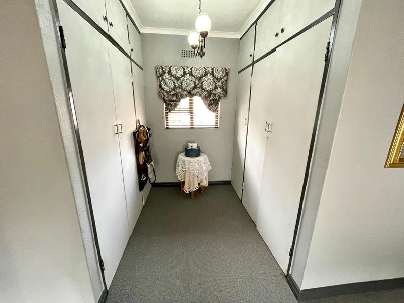 6 Bedroom Property for Sale in Kenmare Gauteng