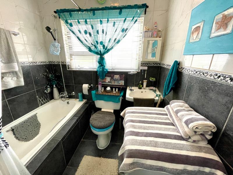 6 Bedroom Property for Sale in Kenmare Gauteng