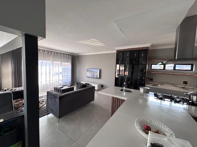 5 Bedroom Property for Sale in Six Fountains Residential Estate Gauteng