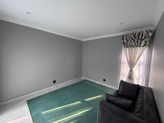 5 Bedroom Property for Sale in Six Fountains Residential Estate Gauteng