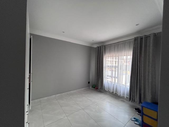 5 Bedroom Property for Sale in Six Fountains Residential Estate Gauteng