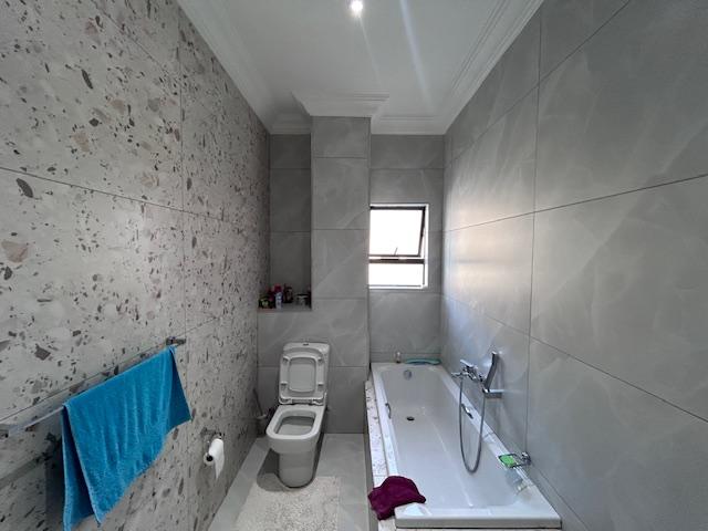 5 Bedroom Property for Sale in Six Fountains Residential Estate Gauteng