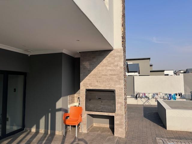 5 Bedroom Property for Sale in Six Fountains Residential Estate Gauteng
