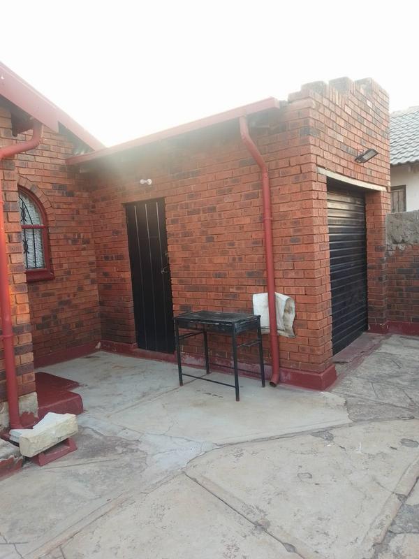 3 Bedroom Property for Sale in Protea Glen Gauteng