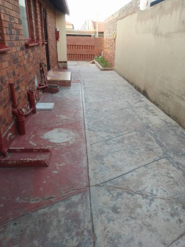 3 Bedroom Property for Sale in Protea Glen Gauteng