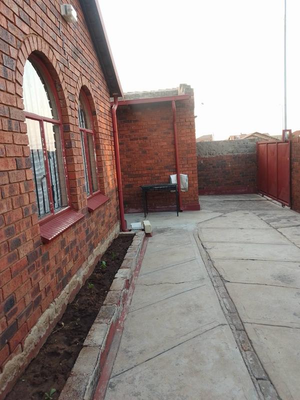 3 Bedroom Property for Sale in Protea Glen Gauteng