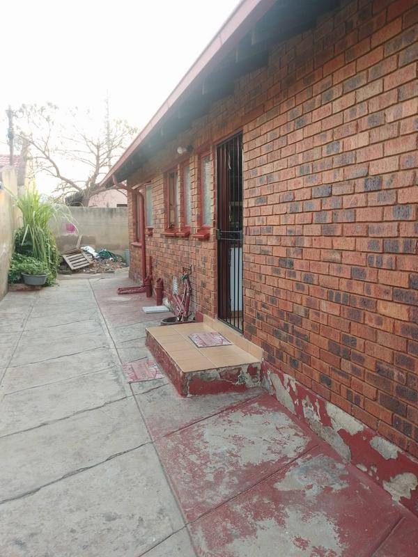 3 Bedroom Property for Sale in Protea Glen Gauteng