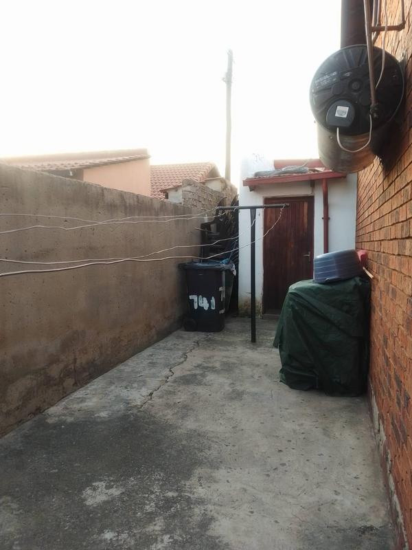 3 Bedroom Property for Sale in Protea Glen Gauteng