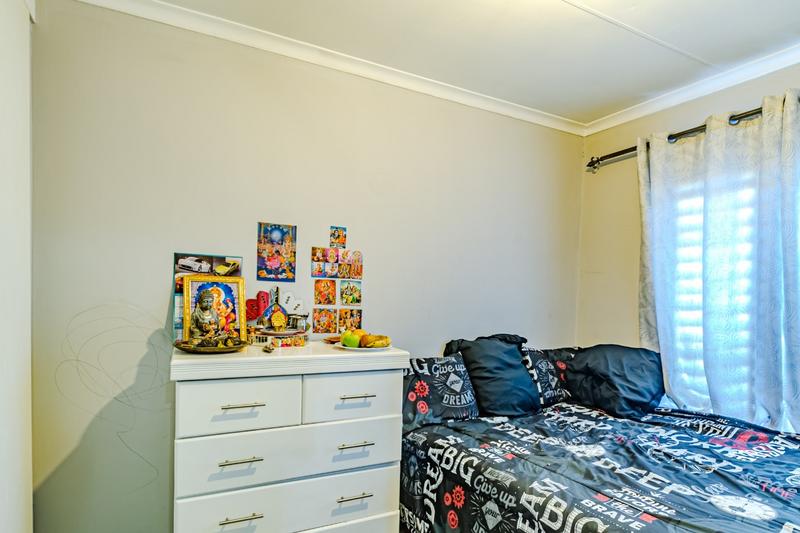 2 Bedroom Property for Sale in Rooihuiskraal North Gauteng