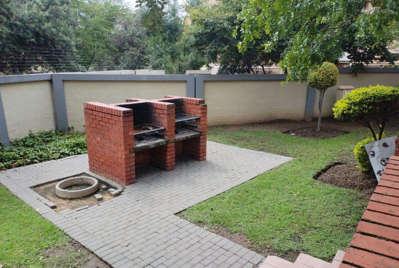 2 Bedroom Property for Sale in Kosmosdal Gauteng