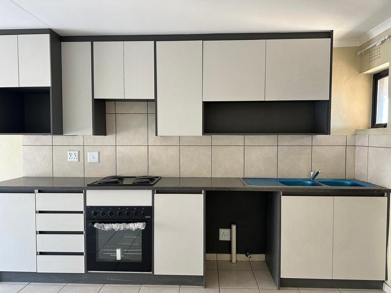 To Let 3 Bedroom Property for Rent in Cloverdene Gauteng