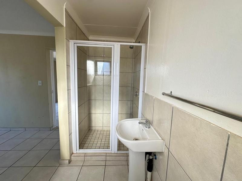 To Let 3 Bedroom Property for Rent in Cloverdene Gauteng