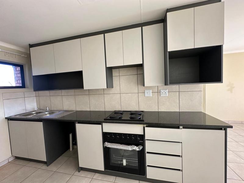 To Let 3 Bedroom Property for Rent in Cloverdene Gauteng