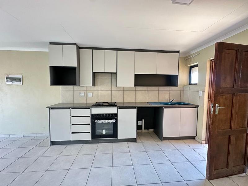 To Let 3 Bedroom Property for Rent in Cloverdene Gauteng