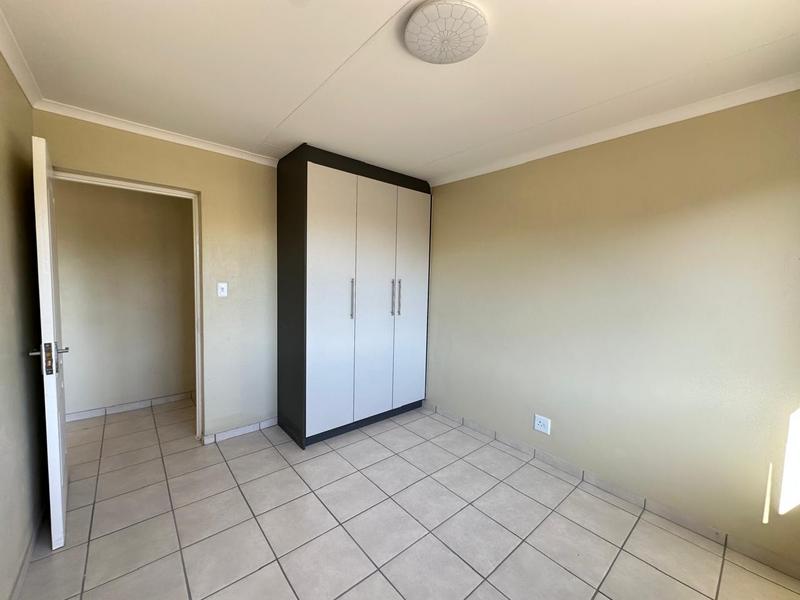 To Let 3 Bedroom Property for Rent in Cloverdene Gauteng
