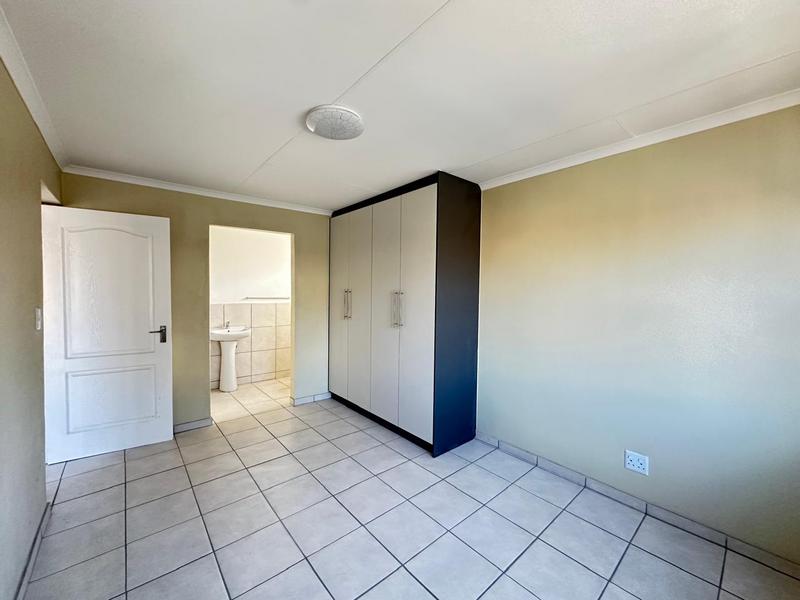 To Let 3 Bedroom Property for Rent in Cloverdene Gauteng