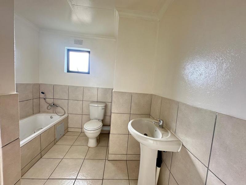 To Let 3 Bedroom Property for Rent in Cloverdene Gauteng