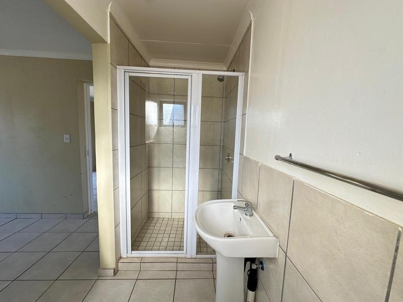 To Let 3 Bedroom Property for Rent in Cloverdene Gauteng