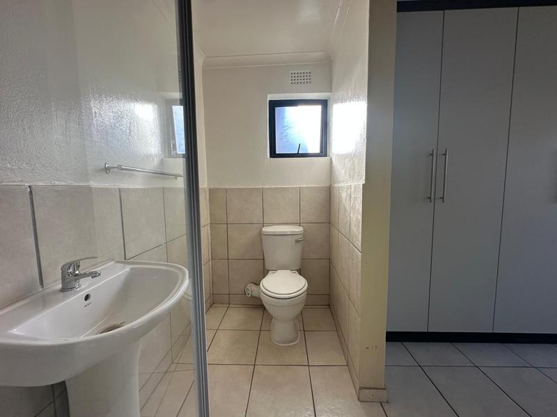 To Let 3 Bedroom Property for Rent in Cloverdene Gauteng