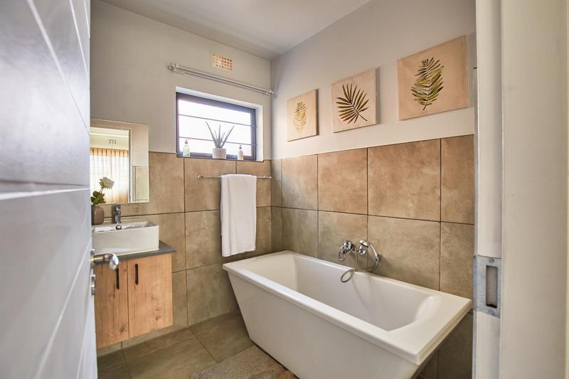 2 Bedroom Property for Sale in Orlando Gauteng