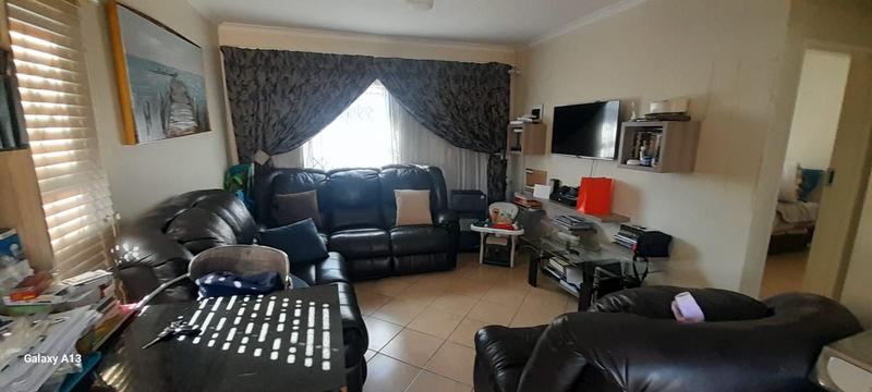 To Let 2 Bedroom Property for Rent in Crystal Park Gauteng
