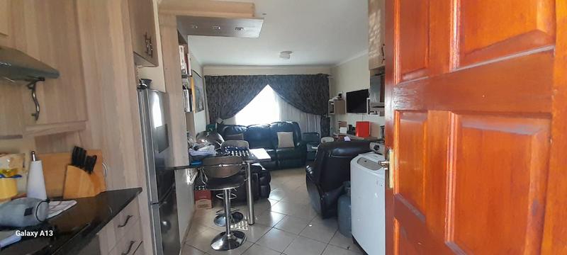 To Let 2 Bedroom Property for Rent in Crystal Park Gauteng
