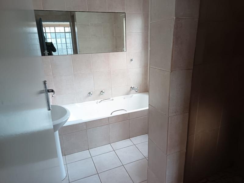To Let 3 Bedroom Property for Rent in Bramley Gauteng