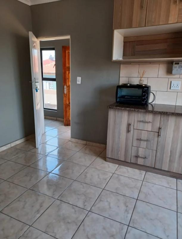 To Let 1 Bedroom Property for Rent in Clayville Gauteng