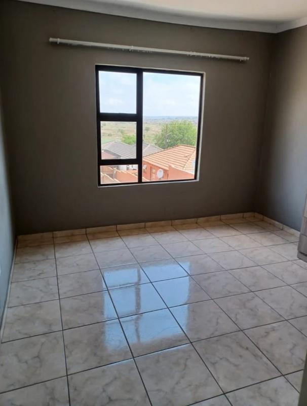 To Let 1 Bedroom Property for Rent in Clayville Gauteng