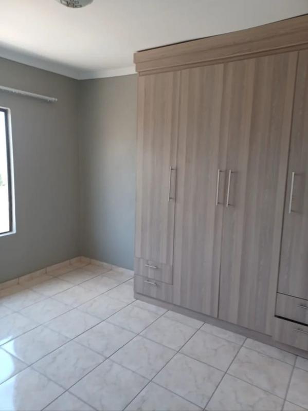 To Let 1 Bedroom Property for Rent in Clayville Gauteng