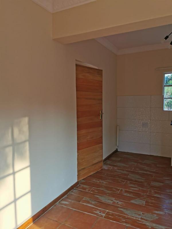 To Let 1 Bedroom Property for Rent in Glen Austin Gauteng