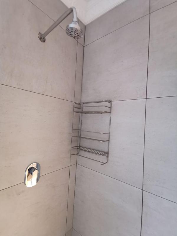 To Let 1 Bedroom Property for Rent in Glen Austin Gauteng
